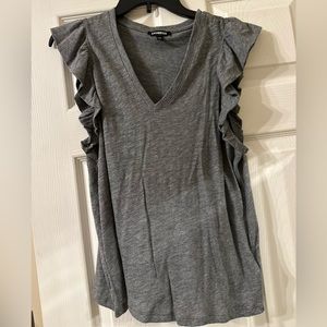 Women’s v neck express tee size medium